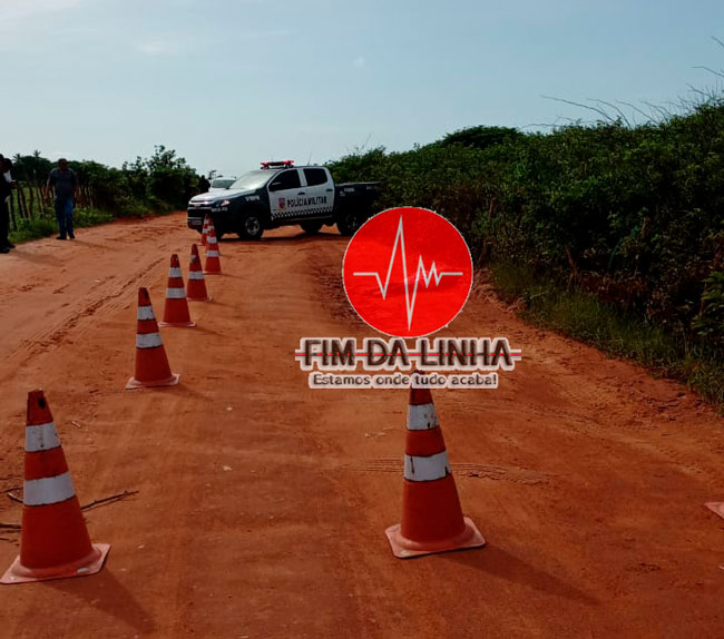 Homem é encontrado morto marcas de tiros na cabeça em estrada de