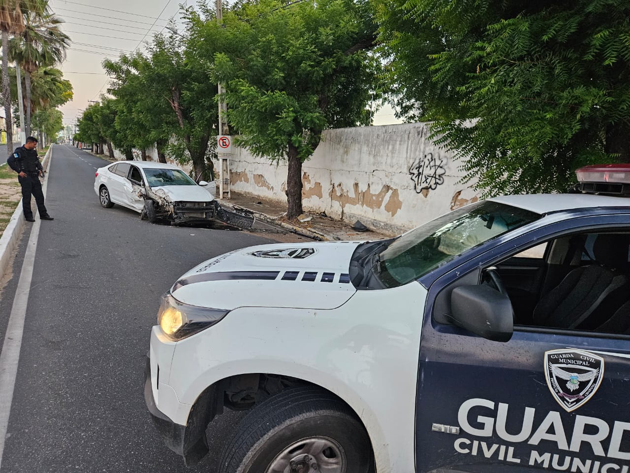 Condutor com suspeita de embriaguez é conduzido à Polícia Civil após se envolver em acidente de trânsito