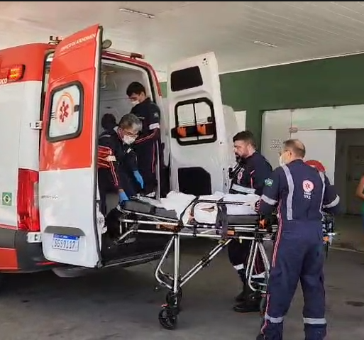 Criança atacada por cão pitbull em Mossoró é transferida do Hospital Tarcísio Maia para o Hospital Wilson Rosado