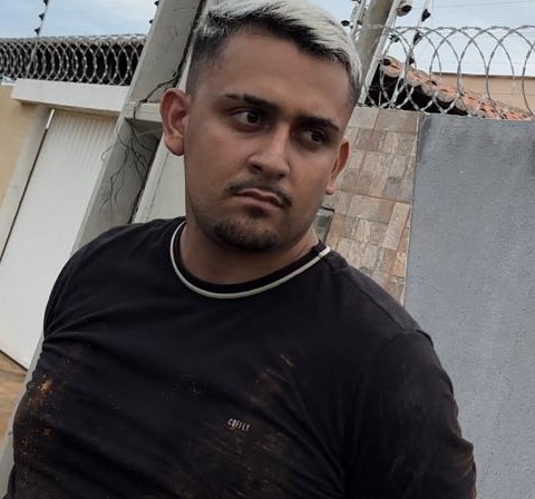 37º Homicídio em Mossoró 2025: Suspeito de ajudar na fuga de Tatu e Martelo é assassinado dentro de carro no Aeroporto II