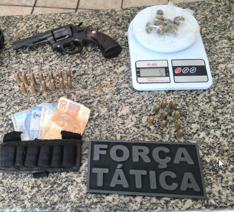 Polícia Militar prende homem com arma e drogas durante operação na Maísa, zona rural de Mossoró