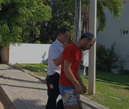 Homem é preso por tráfico de drogas após perseguição policial em Baraúna