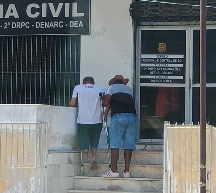 Falta de acessibilidade dificulta atendimento a pessoas com deficiência na sede da Polícia Civil em Mossoró