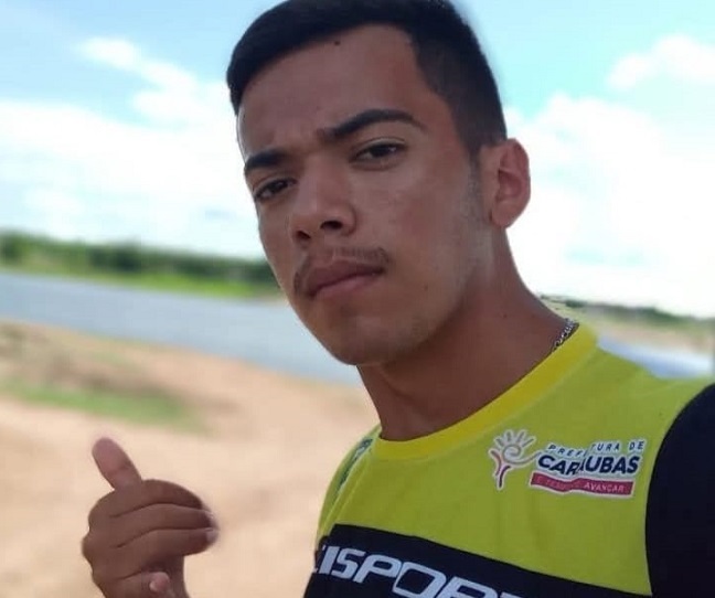 Jovem de 23 anos é executado a tiros dentro de casa na frente da mãe e da esposa em Caraúbas