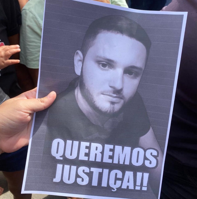 Comoção e revolta marcam sepultamento de jovem morto durante ação da Polícia Civil