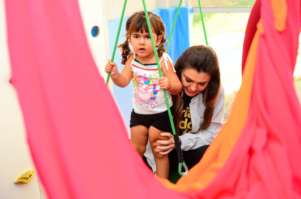 Prefeitura amplia saúde mental e terapias para crianças e ultrapassa marca de 285 mil atendimentos