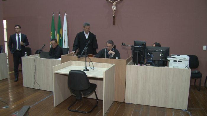 Raridade: Mulher senta no banco dos réus acusada de tentar matar homem a facada em Mossoró