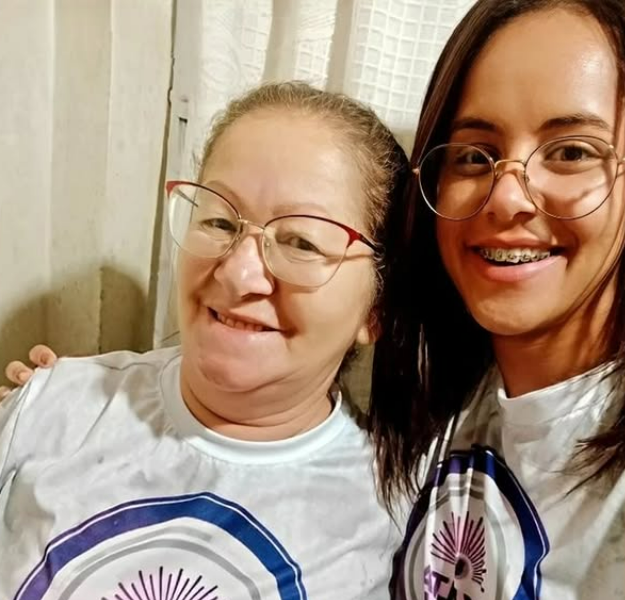 Mãe morre e filha fica gravemente ferida após colisão entre motos em Martins